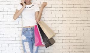 Voglia improvvisa di shopping? Noleggia un’auto con Decus e raggiungi facilmente il tuo Outlet preferito