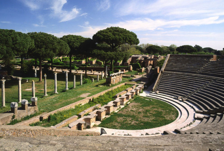 Transfer Roma/Ostia Antica: noleggio auto con conducente a Roma